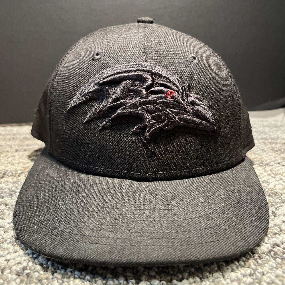 NEW Baltimore Ravens Hat Cap Fitted Mens 6 7/8 Blackout New Era NFL Football
